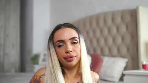 Laura online show from November 28, 2025, 6:43 pm