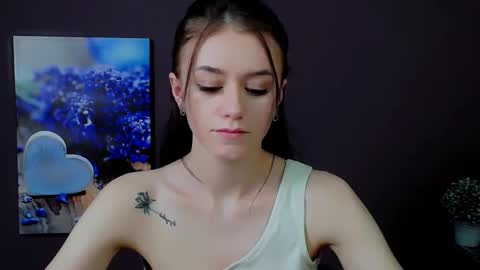 Aprill online show from February 26, 2025, 7:16 pm