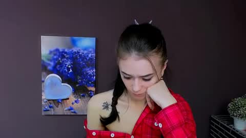 Aprill online show from March 7, 2025, 6:11 pm