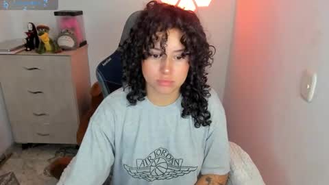 Snapshot of aqua_emilly chatting on October 18, 2025, 10:43 pm aqua emilly online show from October 18, 2025, 10:43 pm