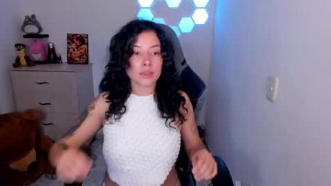 Snapshot of aqua_emilly chatting on May 2, 2026, 10:59 pm aqua emilly online show from May 2, 2026, 10:59 pm