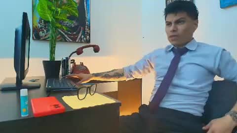 aquilestaylor online show from July 4, 2026, 2:56 pm