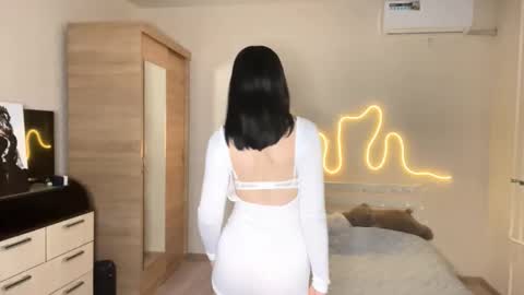 Emi online show from March 25, 2026, 4:02 pm