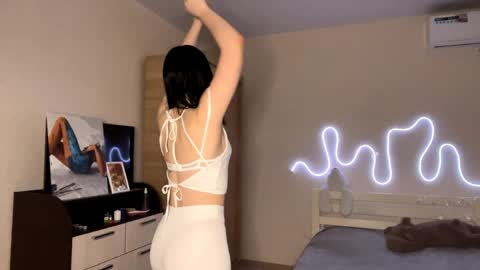 Emi online show from March 31, 2026, 3:56 pm