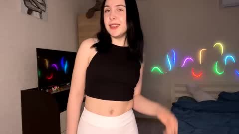 Emi online show from April 15, 2026, 4:03 pm