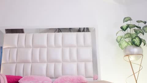   online show from February 26, 2025, 8:04 am