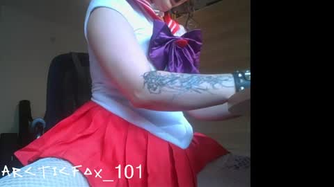 Snapshot of arcticfox_101 chatting on May 31, 2026, 10:55 am Daisy online show from May 31, 2026, 10:55 am