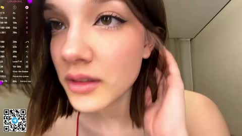 Caroline online show from April 16, 2026, 6:09 pm