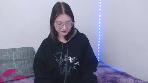 Ahri James online show from November 15, 2025, 11:51 am