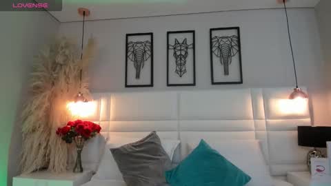 Snapshot of ari_lynn_ chatting on October 28, 2025, 3:10 am ari_lynn_ online show from October 28, 2025, 3:10 am