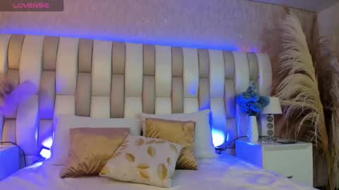 Snapshot of ari_lynn_ chatting on November 27, 2025, 3:19 am ari_lynn_ online show from November 27, 2025, 3:19 am