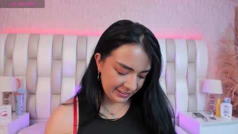 ari_lynn_ online show from February 4, 2026, 3:12 am