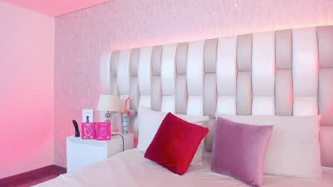 ari_lynn_ online show from April 3, 2026, 3:15 am