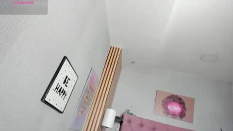 aria__monroe online show from March 18, 2026, 11:24 am