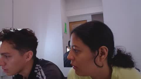 aria_arthur online show from September 25, 2025, 12:42 pm