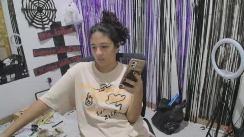 aria_arthur online show from October 14, 2025, 9:43 am