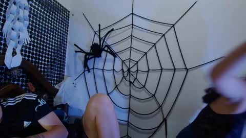 aria_arthur online show from October 17, 2025, 12:52 pm