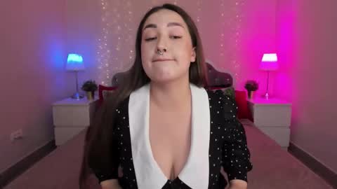 Snapshot of aria_blisss chatting on December 2, 2025, 8:08 am aria_blisss online show from December 2, 2025, 8:08 am