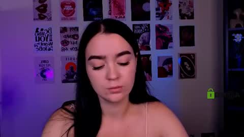 Snapshot of aria_glow chatting on July 21, 2026, 7:16 pm Aria online show from July 21, 2026, 7:16 pm