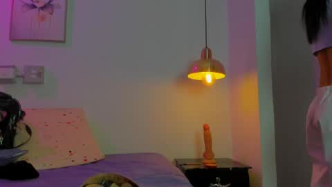 aria_millers1 online show from April 28, 2026, 11:15 am