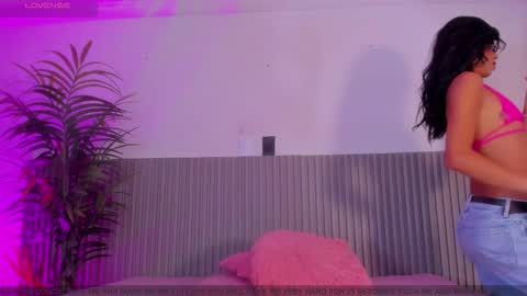 Aria Millers  online show from March 4, 2026, 11:27 am