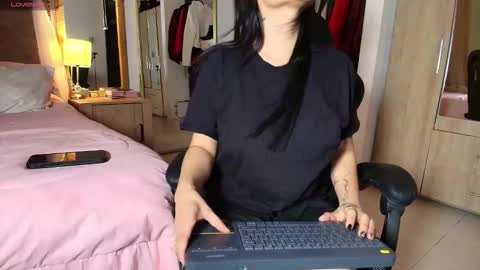 aria_sweet21 online show from May 4, 2026, 2:51 am