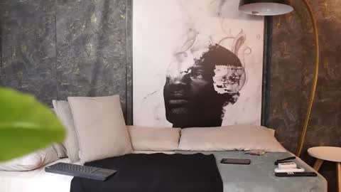 Ariaa online show from December 5, 2025, 6:48 pm