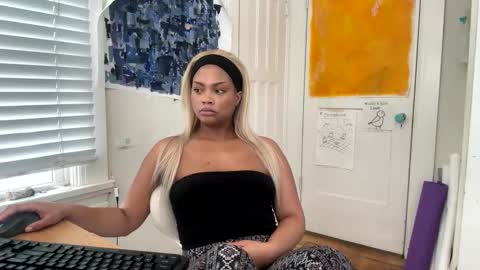 Snapshot of ariaatelier chatting on January 6, 2026, 10:12 pm Aria Atelier online show from January 6, 2026, 10:12 pm