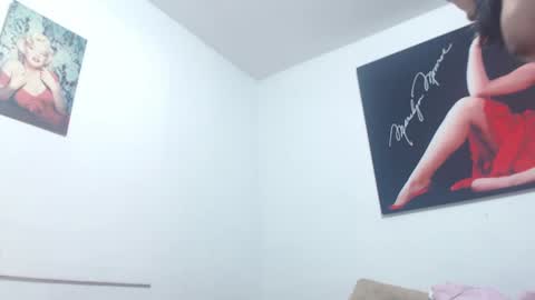 ariacoral online show from March 4, 2025, 7:01 pm