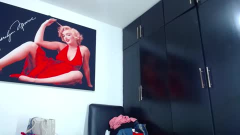 ariacoral online show from March 12, 2025, 6:22 pm