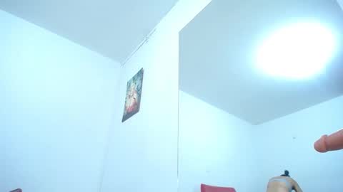 ariacoral online show from September 18, 2025, 12:40 pm