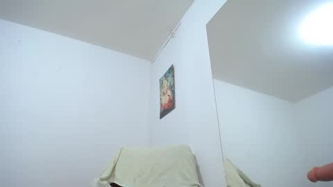 ariacoral online show from September 19, 2025, 12:28 pm