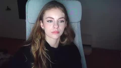 AriaCreazy online show from December 3, 2025, 9:35 pm