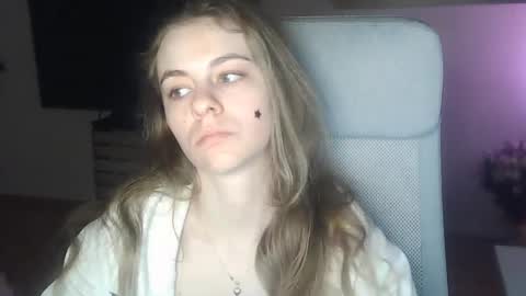 AriaCreazy online show from April 6, 2026, 8:21 pm