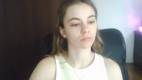 AriaCreazy online show from June 18, 2026, 6:24 am