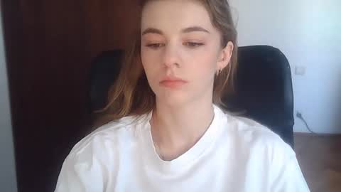 AriaCreazy online show from July 2, 2026, 6:19 am