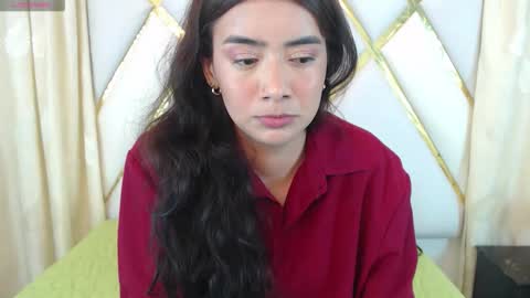 Snapshot of ariadna_wells chatting on November 9, 2025, 12:25 pm A R I online show from November 9, 2025, 12:25 pm