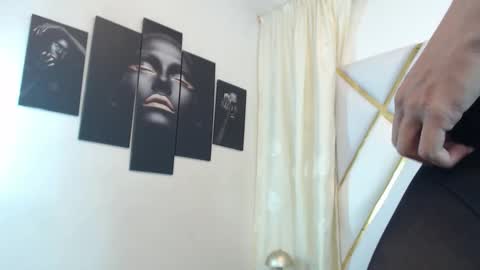 Snapshot of ariadna_wells chatting on November 20, 2025, 2:17 pm A R I online show from November 20, 2025, 2:17 pm