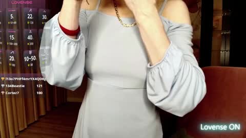 AriaGray online show from April 7, 2026, 1:39 am