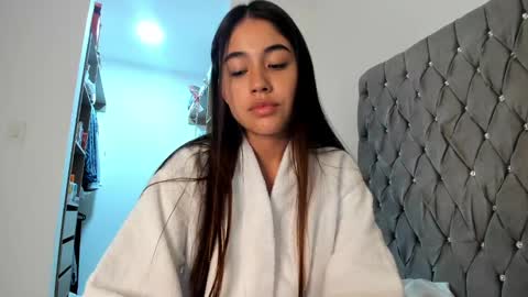 Aria Montgomery online show from December 22, 2024, 6:17 am