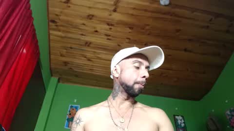Snapshot of arian_pervert chatting on January 15, 2025, 3:07 pm arian pervert online show from January 15, 2025, 3:07 pm