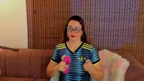 Snapshot of ariana_cross_ chatting on July 7, 2026, 12:42 pm Ariana Cruz online show from July 7, 2026, 12:42 pm