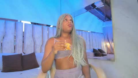 Snapshot of ariana_grande233 chatting on May 2, 2026, 11:37 am ariana_grande233 online show from May 2, 2026, 11:37 am