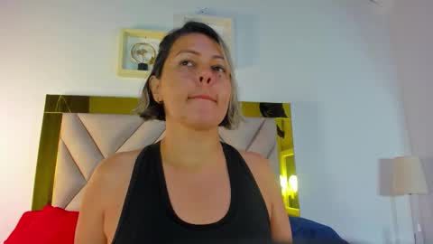 Snapshot of ariana_martins chatting on October 26, 2025, 3:12 am ARI online show from October 26, 2025, 3:12 am