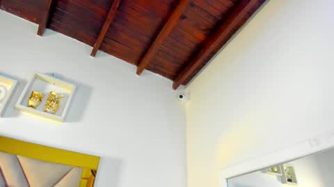 Snapshot of ariana_martins chatting on December 2, 2025, 3:23 am ARI online show from December 2, 2025, 3:23 am