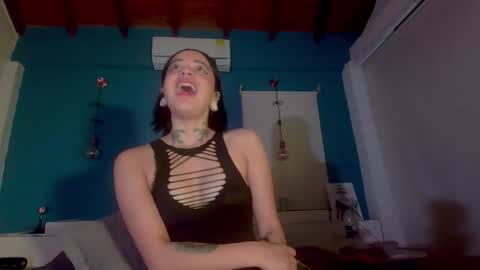 ariana_whitee online show from October 8, 2025, 7:39 am