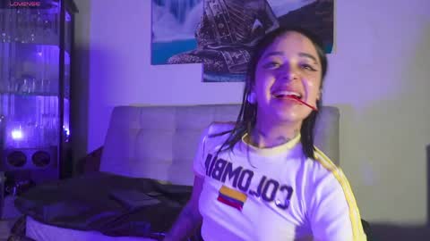 ariana_whitee online show from May 17, 2026, 7:50 am