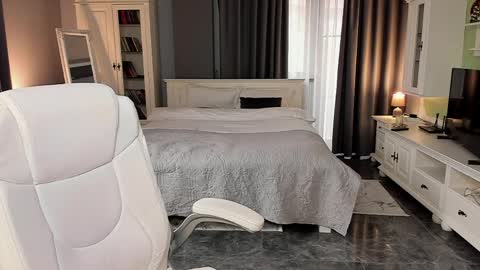 Ana online show from April 2, 2026, 2:58 pm