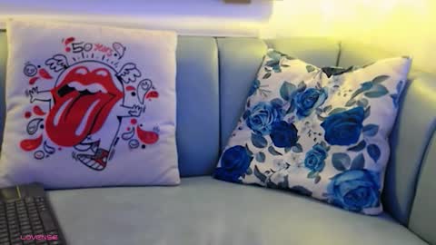 Ari  online show from October 26, 2025, 12:44 pm