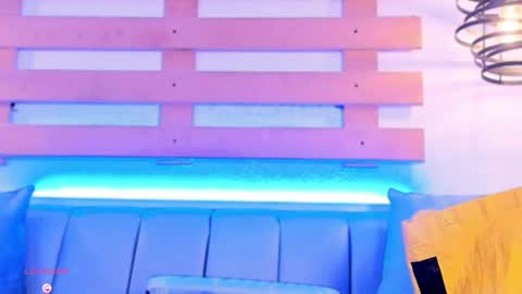 Ari  online show from October 28, 2025, 1:25 pm